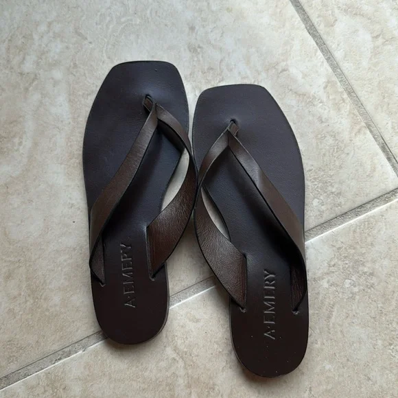 A EMERY KINTO LEATHER THONG SANDALS - Picture 1 of 7